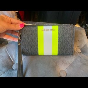 Michael Kors wristlet/wallet